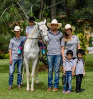 /album/fotogaleria/escuela-de-chalaneria-sierra-dorada-37-jpg/